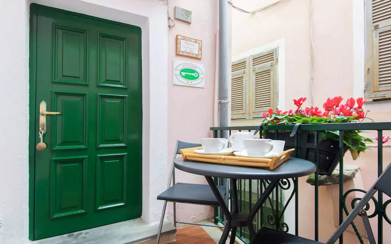 Armanda affittacamere Bed & Breakfast - Piazza G. Marconi, 15 - Vernazza, Cinque Terre (SP)